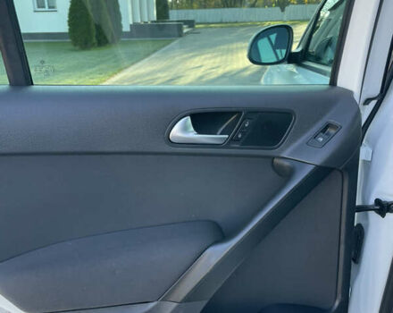 Белый Фольксваген Тигуан, объемом двигателя 2 л и пробегом 283 тыс. км за 10700 $, фото 39 на Automoto.ua