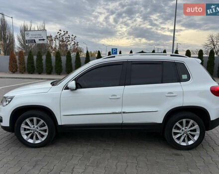 Білий Фольксваген Тігуан, об'ємом двигуна 2 л та пробігом 151 тис. км за 15300 $, фото 2 на Automoto.ua