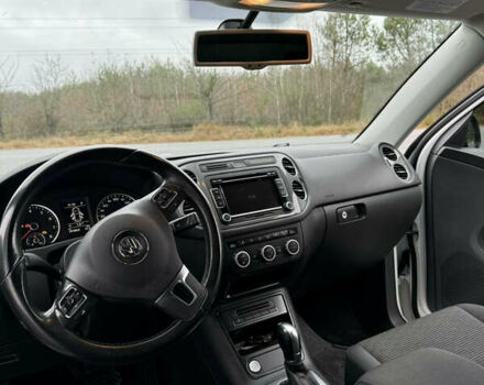 Белый Фольксваген Тигуан, объемом двигателя 1.98 л и пробегом 283 тыс. км за 12500 $, фото 9 на Automoto.ua