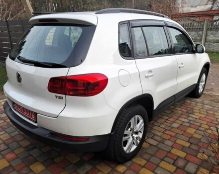 Білий Фольксваген Тігуан, об'ємом двигуна 2 л та пробігом 127 тис. км за 12700 $, фото 4 на Automoto.ua