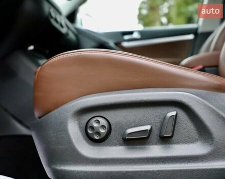 Белый Фольксваген Тигуан, объемом двигателя 2 л и пробегом 130 тыс. км за 16950 $, фото 57 на Automoto.ua