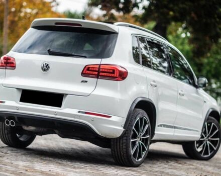 Белый Фольксваген Тигуан, объемом двигателя 2 л и пробегом 119 тыс. км за 6000 $, фото 3 на Automoto.ua