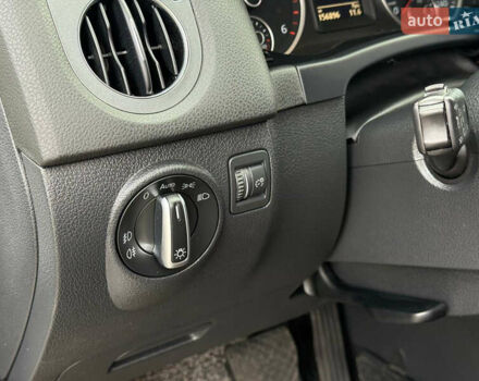 Білий Фольксваген Тігуан, об'ємом двигуна 2 л та пробігом 151 тис. км за 15300 $, фото 24 на Automoto.ua