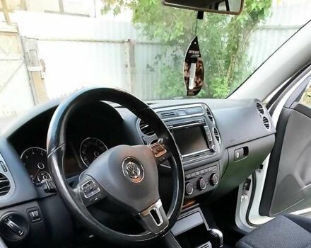 Белый Фольксваген Тигуан, объемом двигателя 1.98 л и пробегом 159 тыс. км за 13000 $, фото 14 на Automoto.ua