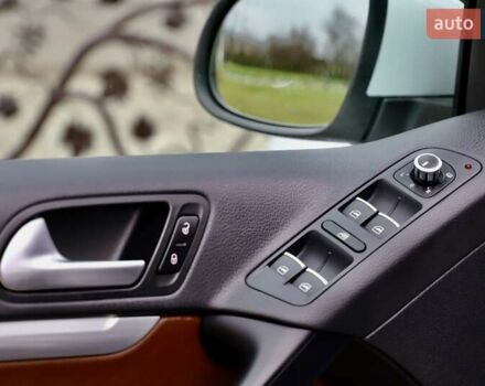 Белый Фольксваген Тигуан, объемом двигателя 2 л и пробегом 130 тыс. км за 16950 $, фото 53 на Automoto.ua