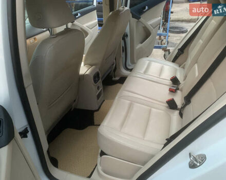 Білий Фольксваген Тігуан, об'ємом двигуна 1.98 л та пробігом 232 тис. км за 11000 $, фото 8 на Automoto.ua