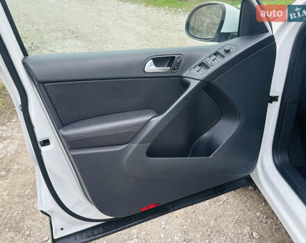 Белый Фольксваген Тигуан, объемом двигателя 1.98 л и пробегом 241 тыс. км за 11800 $, фото 33 на Automoto.ua