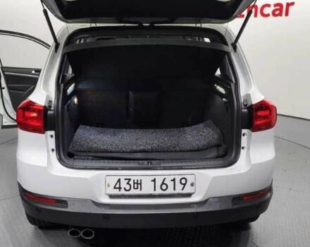 Белый Фольксваген Тигуан, объемом двигателя 2 л и пробегом 137 тыс. км за 13500 $, фото 4 на Automoto.ua