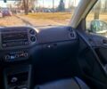 Білий Фольксваген Тігуан, об'ємом двигуна 2 л та пробігом 208 тис. км за 11500 $, фото 4 на Automoto.ua