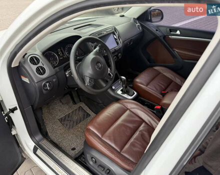 Білий Фольксваген Тігуан, об'ємом двигуна 2 л та пробігом 151 тис. км за 15300 $, фото 21 на Automoto.ua