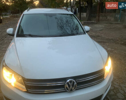 Білий Фольксваген Тігуан, об'ємом двигуна 1.98 л та пробігом 232 тис. км за 11000 $, фото 1 на Automoto.ua