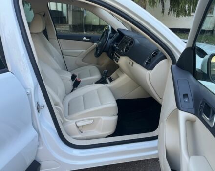 Белый Фольксваген Тигуан, объемом двигателя 2 л и пробегом 52 тыс. км за 14000 $, фото 15 на Automoto.ua