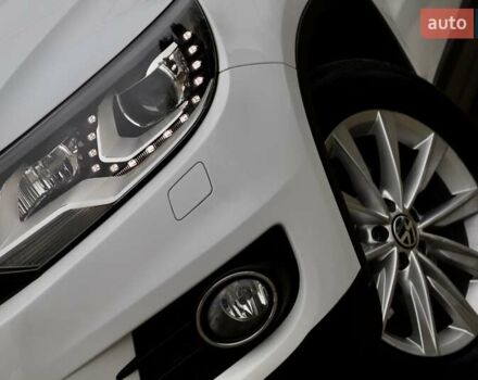 Белый Фольксваген Тигуан, объемом двигателя 2 л и пробегом 130 тыс. км за 16950 $, фото 6 на Automoto.ua