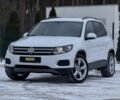Белый Фольксваген Тигуан, объемом двигателя 2 л и пробегом 158 тыс. км за 12800 $, фото 1 на Automoto.ua
