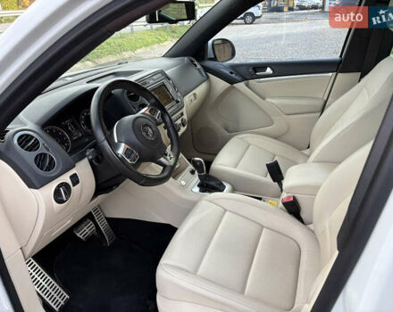 Белый Фольксваген Тигуан, объемом двигателя 2 л и пробегом 147 тыс. км за 13900 $, фото 16 на Automoto.ua