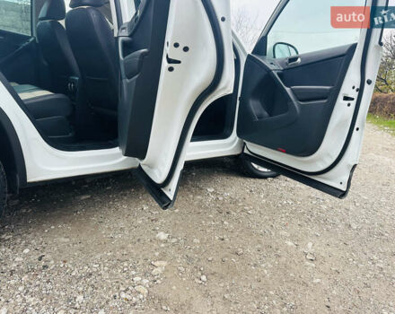 Белый Фольксваген Тигуан, объемом двигателя 1.98 л и пробегом 241 тыс. км за 11800 $, фото 23 на Automoto.ua