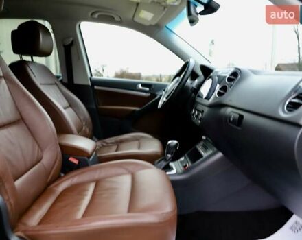 Белый Фольксваген Тигуан, объемом двигателя 2 л и пробегом 130 тыс. км за 16950 $, фото 72 на Automoto.ua