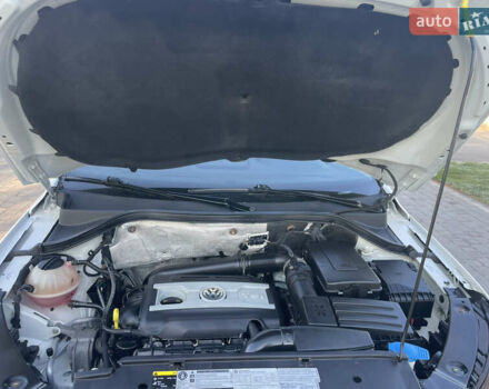 Белый Фольксваген Тигуан, объемом двигателя 2 л и пробегом 283 тыс. км за 10700 $, фото 72 на Automoto.ua