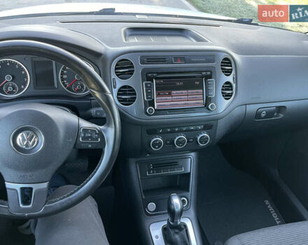 Белый Фольксваген Тигуан, объемом двигателя 2 л и пробегом 283 тыс. км за 10700 $, фото 51 на Automoto.ua