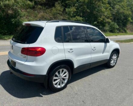 Белый Фольксваген Тигуан, объемом двигателя 2 л и пробегом 78 тыс. км за 9900 $, фото 6 на Automoto.ua