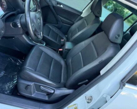 Білий Фольксваген Тігуан, об'ємом двигуна 2 л та пробігом 74 тис. км за 5500 $, фото 11 на Automoto.ua