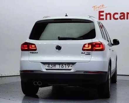 Белый Фольксваген Тигуан, объемом двигателя 2 л и пробегом 137 тыс. км за 13500 $, фото 3 на Automoto.ua