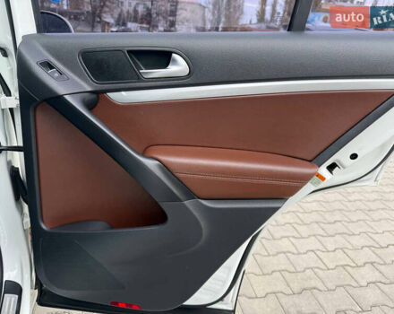 Білий Фольксваген Тігуан, об'ємом двигуна 2 л та пробігом 151 тис. км за 15300 $, фото 43 на Automoto.ua