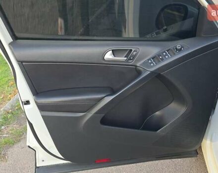 Белый Фольксваген Тигуан, объемом двигателя 1.98 л и пробегом 127 тыс. км за 14700 $, фото 15 на Automoto.ua