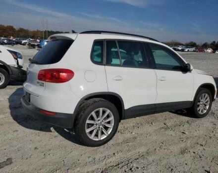 Белый Фольксваген Тигуан, объемом двигателя 2 л и пробегом 81 тыс. км за 2000 $, фото 2 на Automoto.ua