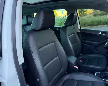 Білий Фольксваген Тігуан, об'ємом двигуна 2 л та пробігом 74 тис. км за 5500 $, фото 9 на Automoto.ua