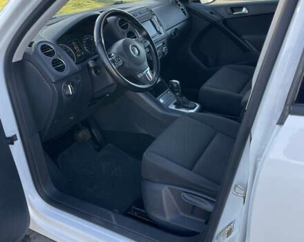 Белый Фольксваген Тигуан, объемом двигателя 2 л и пробегом 283 тыс. км за 10700 $, фото 35 на Automoto.ua