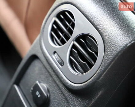 Белый Фольксваген Тигуан, объемом двигателя 2 л и пробегом 130 тыс. км за 16950 $, фото 82 на Automoto.ua