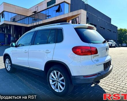 Белый Фольксваген Тигуан, объемом двигателя 2 л и пробегом 150 тыс. км за 12500 $, фото 2 на Automoto.ua