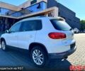 Белый Фольксваген Тигуан, объемом двигателя 2 л и пробегом 150 тыс. км за 12500 $, фото 2 на Automoto.ua