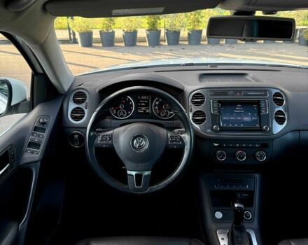 Білий Фольксваген Тігуан, об'ємом двигуна 2 л та пробігом 156 тис. км за 15500 $, фото 10 на Automoto.ua