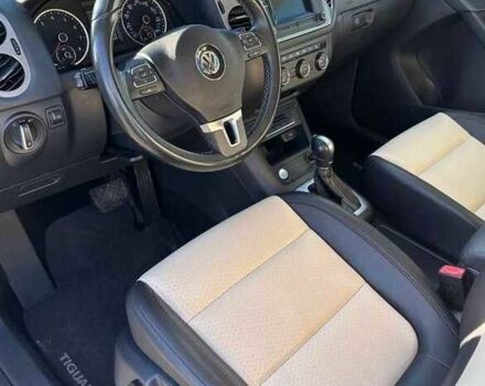 Белый Фольксваген Тигуан, объемом двигателя 2 л и пробегом 162 тыс. км за 8000 $, фото 6 на Automoto.ua