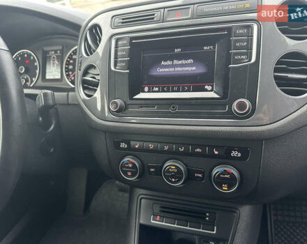 Білий Фольксваген Тігуан, об'ємом двигуна 2 л та пробігом 191 тис. км за 13500 $, фото 31 на Automoto.ua