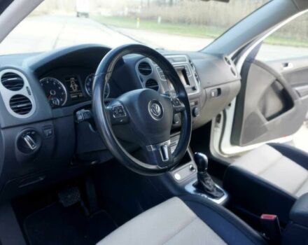 Білий Фольксваген Тігуан, об'ємом двигуна 2 л та пробігом 70 тис. км за 7000 $, фото 6 на Automoto.ua