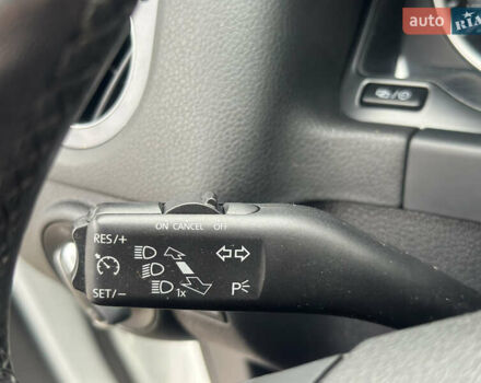 Білий Фольксваген Тігуан, об'ємом двигуна 2 л та пробігом 213 тис. км за 14750 $, фото 25 на Automoto.ua