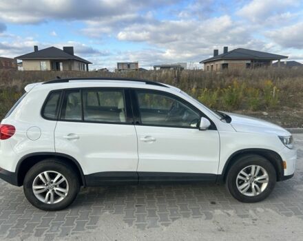 Белый Фольксваген Тигуан, объемом двигателя 2 л и пробегом 170 тыс. км за 12500 $, фото 1 на Automoto.ua