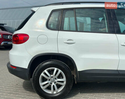 Білий Фольксваген Тігуан, об'ємом двигуна 2 л та пробігом 152 тис. км за 12300 $, фото 8 на Automoto.ua