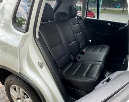 Белый Фольксваген Тигуан, объемом двигателя 2 л и пробегом 200 тыс. км за 14000 $, фото 4 на Automoto.ua