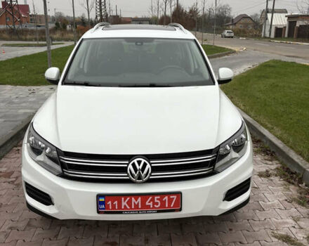 Белый Фольксваген Тигуан, объемом двигателя 2 л и пробегом 126 тыс. км за 14499 $, фото 2 на Automoto.ua