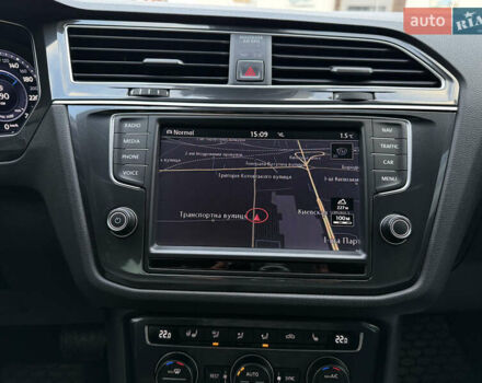 Белый Фольксваген Тигуан, объемом двигателя 1.97 л и пробегом 58 тыс. км за 27999 $, фото 15 на Automoto.ua