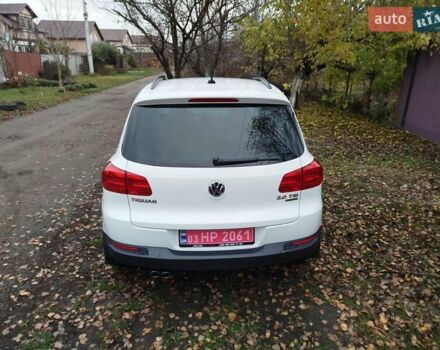 Белый Фольксваген Тигуан, объемом двигателя 2 л и пробегом 195 тыс. км за 13500 $, фото 3 на Automoto.ua