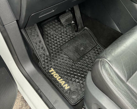 Білий Фольксваген Тігуан, об'ємом двигуна 1.98 л та пробігом 119 тис. км за 15999 $, фото 22 на Automoto.ua