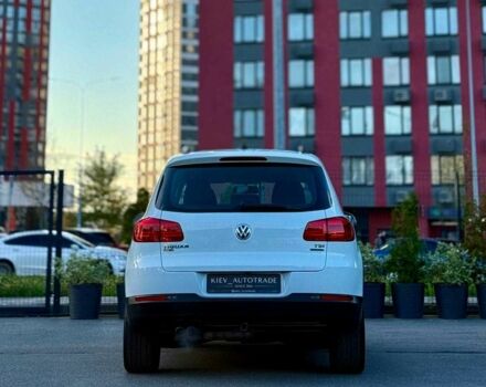 Білий Фольксваген Тігуан, об'ємом двигуна 2 л та пробігом 137 тис. км за 13800 $, фото 2 на Automoto.ua