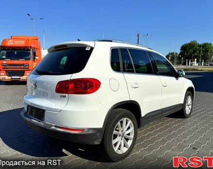Белый Фольксваген Тигуан, объемом двигателя 2 л и пробегом 150 тыс. км за 12500 $, фото 5 на Automoto.ua