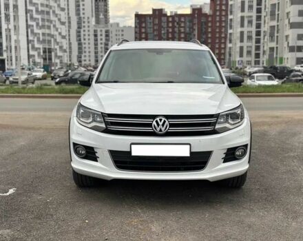 Белый Фольксваген Тигуан, объемом двигателя 2 л и пробегом 83 тыс. км за 9100 $, фото 2 на Automoto.ua