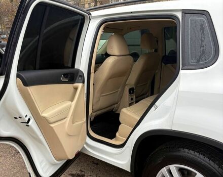 Белый Фольксваген Тигуан, объемом двигателя 2 л и пробегом 130 тыс. км за 12700 $, фото 12 на Automoto.ua